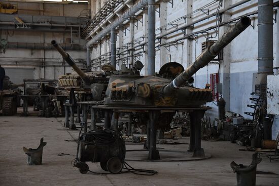 Armored vehicle maintenance company in Homs