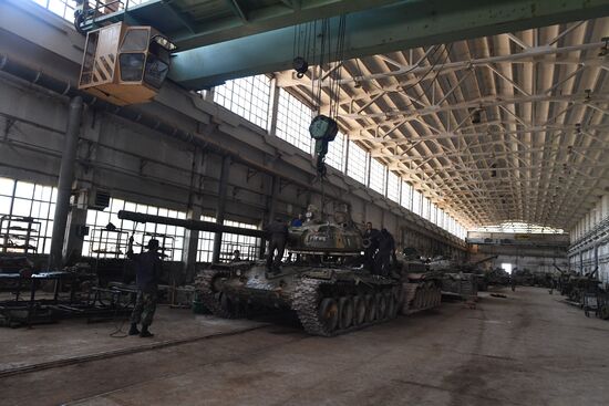 Armored vehicle maintenance company in Homs
