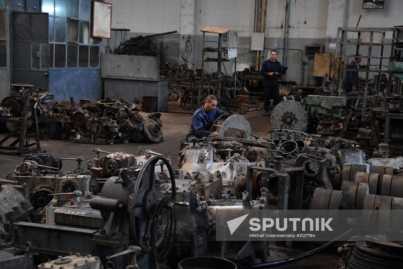Armored vehicle maintenance company in Homs