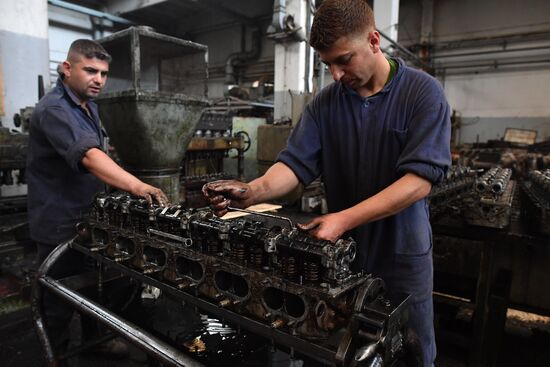 Armored vehicle maintenance company in Homs