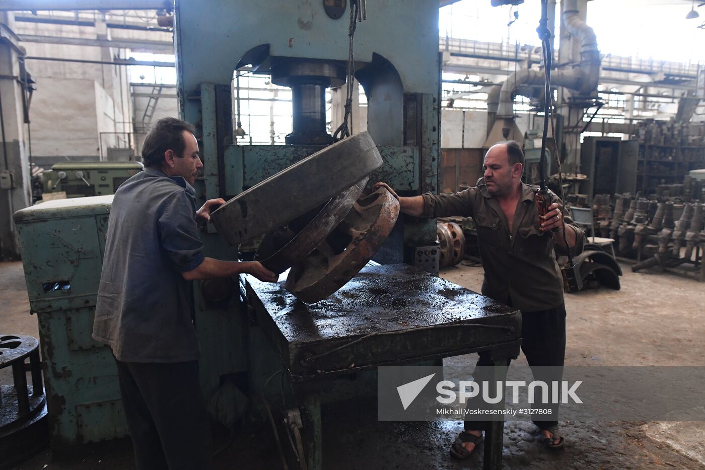 Armored vehicle maintenance company in Homs