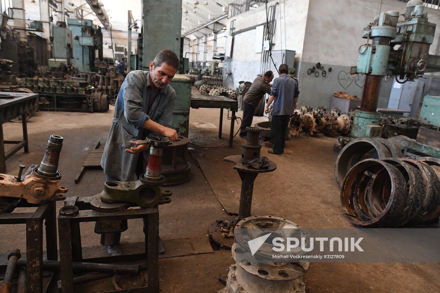 Armored vehicle maintenance company in Homs