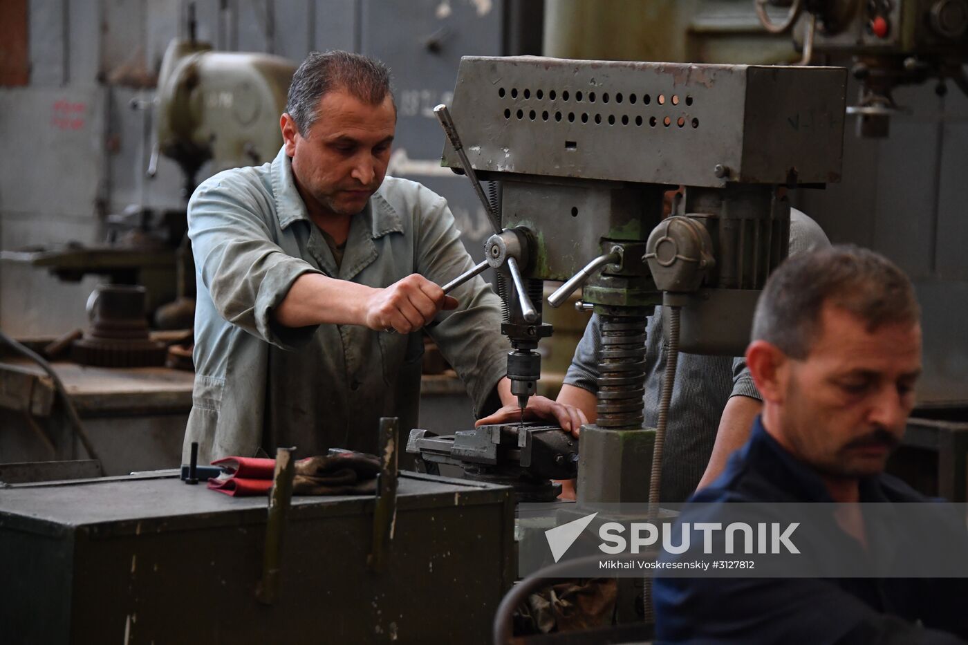 Armored vehicle maintenance company in Homs