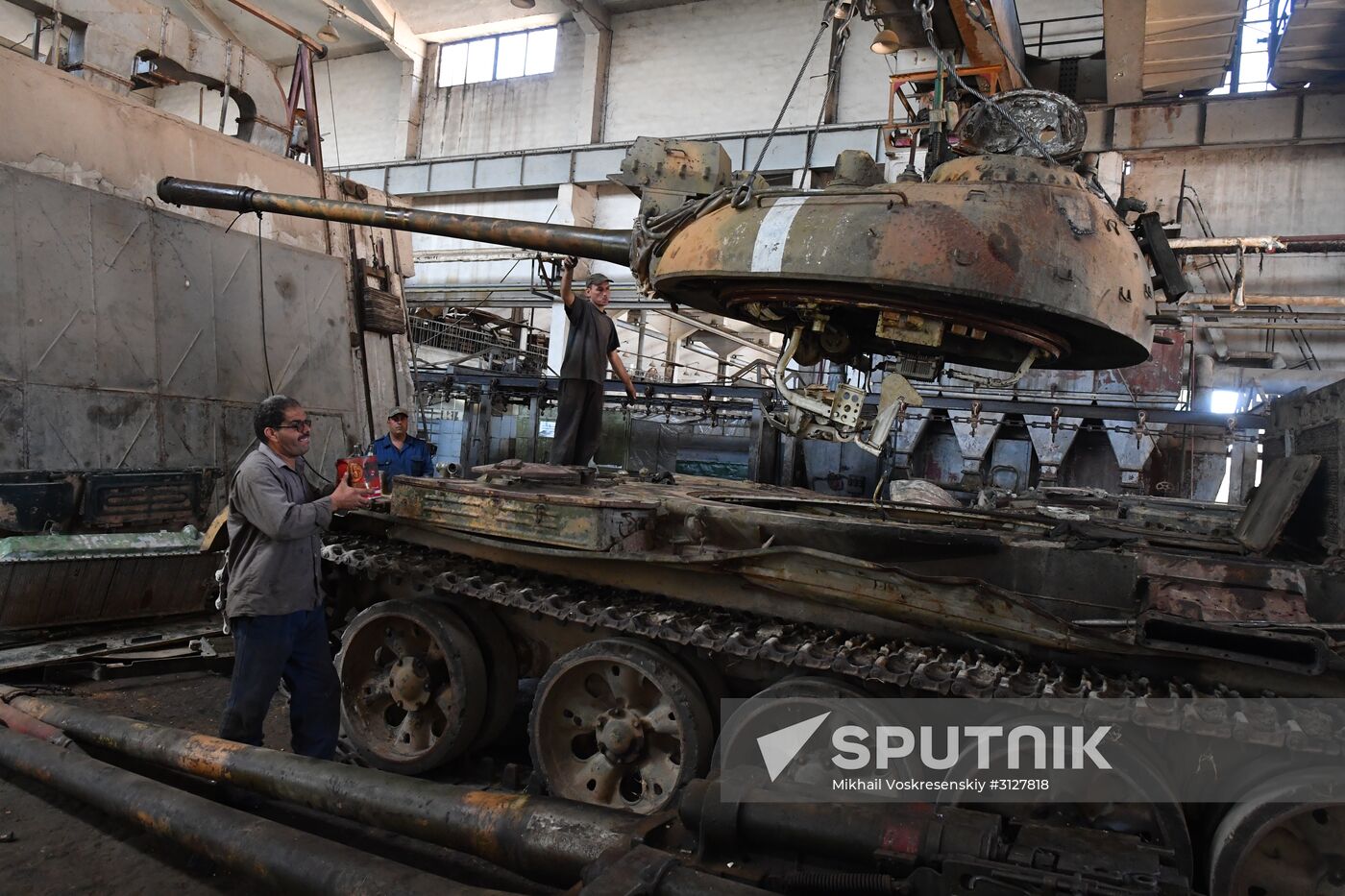 Armored vehicle maintenance company in Homs
