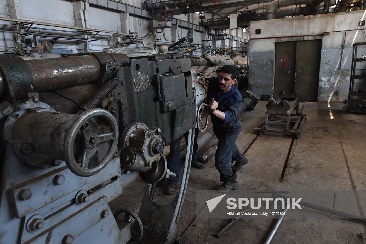 Armored vehicle maintenance company in Homs