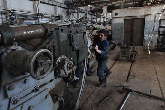 Armored vehicle maintenance company in Homs