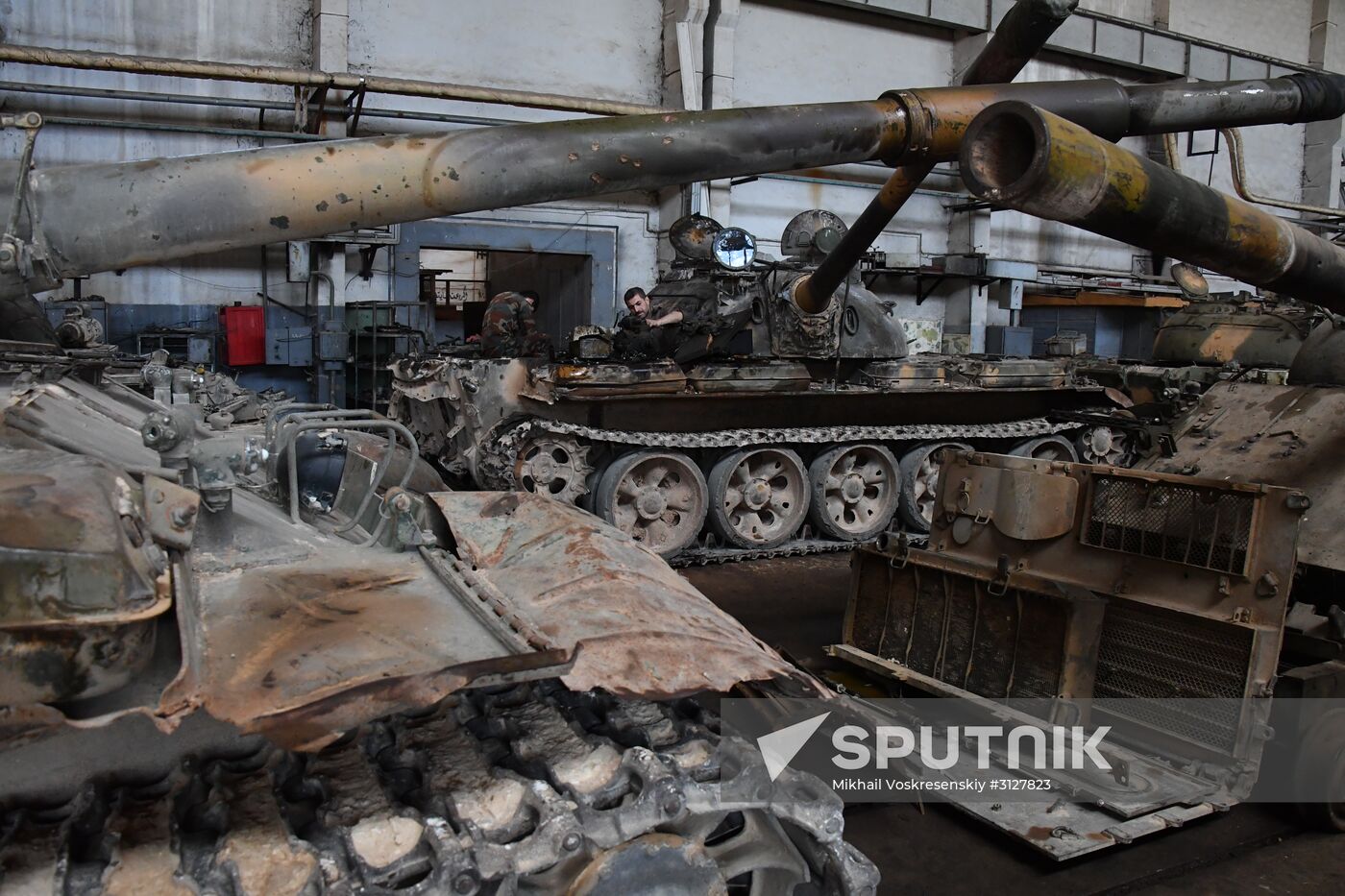 Armored vehicle maintenance company in Homs