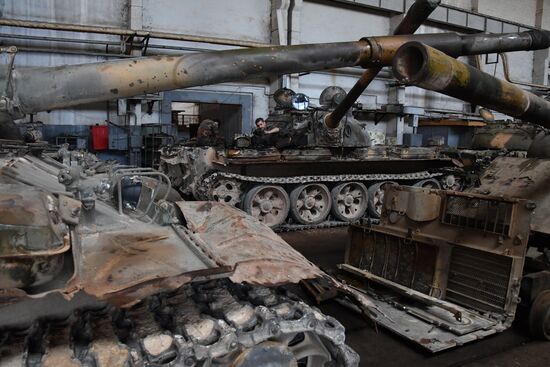 Armored vehicle maintenance company in Homs