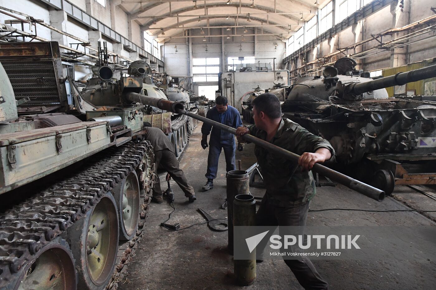 Armored vehicle maintenance company in Homs
