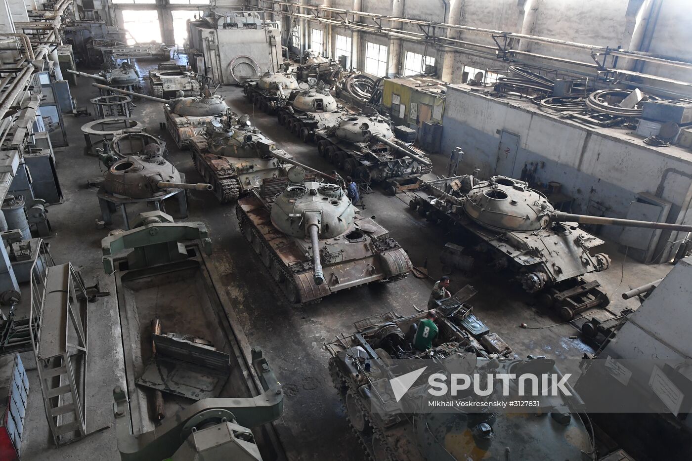 Armored vehicle maintenance company in Homs