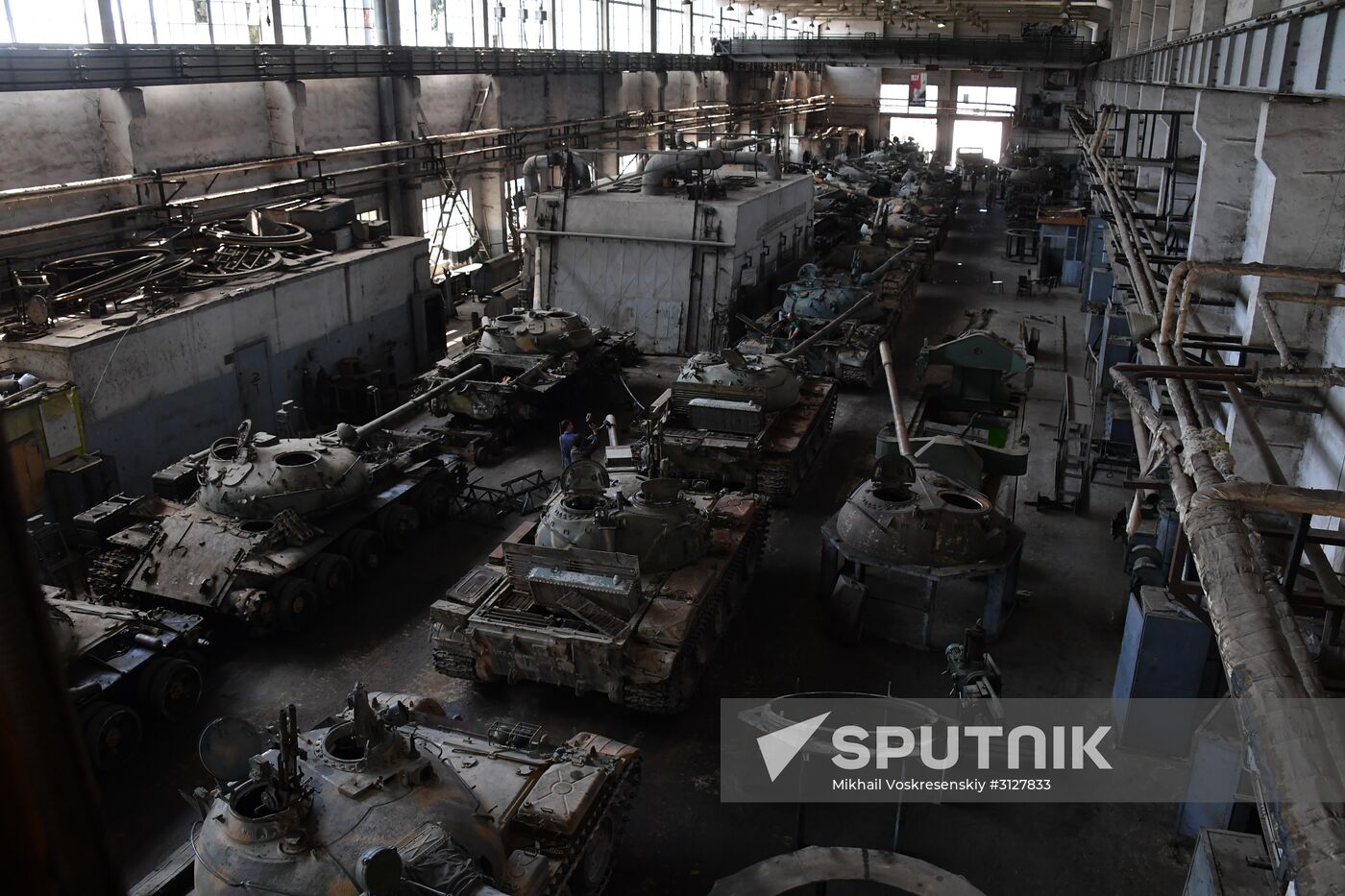 Armored vehicle maintenance company in Homs