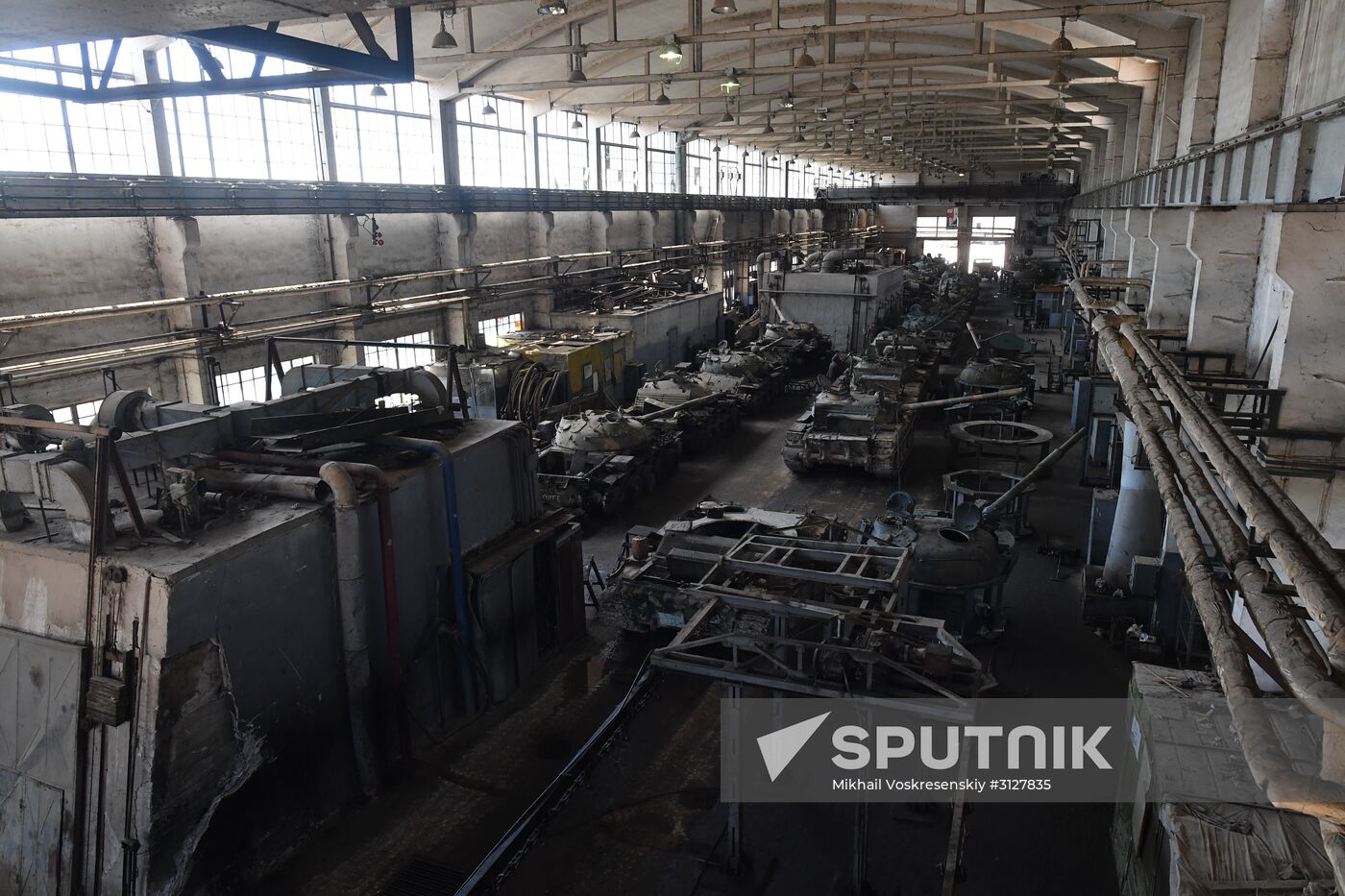 Armored vehicle maintenance company in Homs