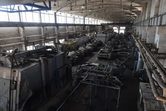 Armored vehicle maintenance company in Homs