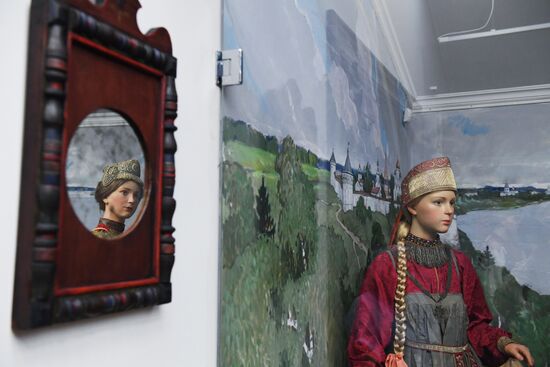 "Museum of Russian Social Classes" exhibition unveiled