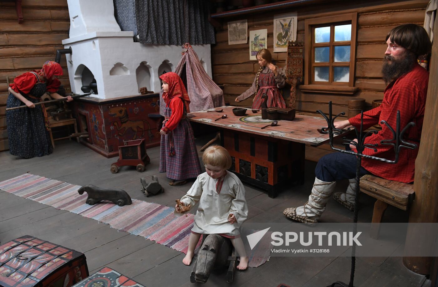 "Museum of Russian Social Classes" exhibition unveiled