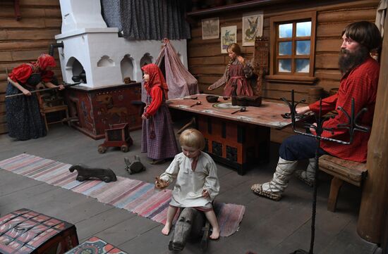 "Museum of Russian Social Classes" exhibition unveiled