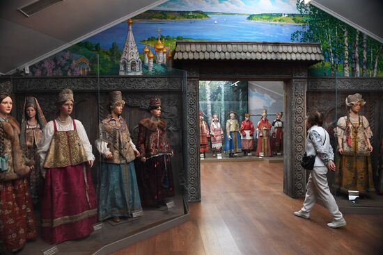 "Museum of Russian Social Classes" exhibition unveiled