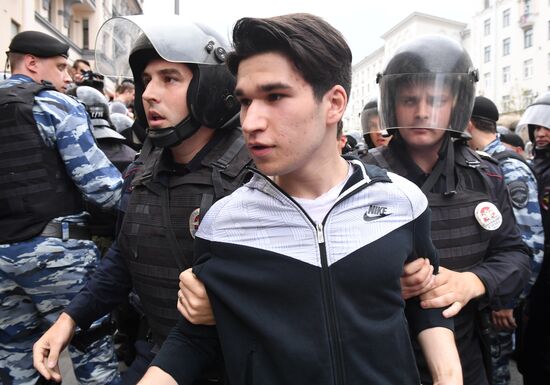 Unauthorized rally in Moscow