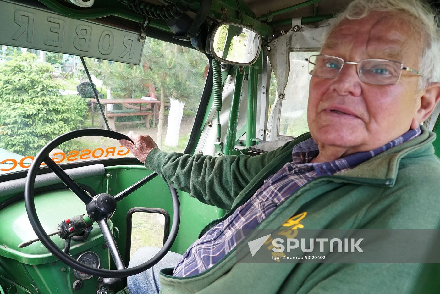 81-year-old German tractors into Russia