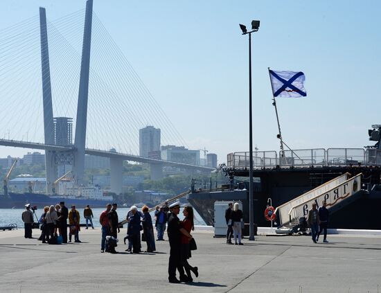Pacific Fleet ships greeted in Vladivostok