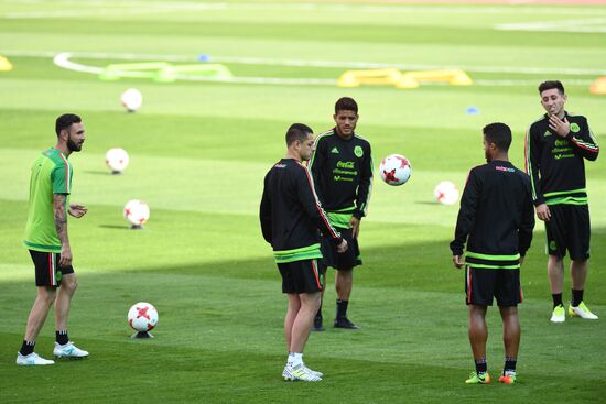 Football. The 2017 FIFA Confederations Cup. Training of Mexican national team
