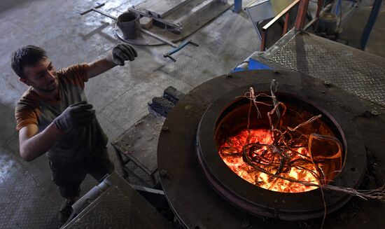 Private copper and aluminum processing plant in Homs suburbs