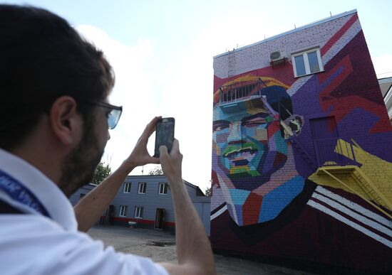Graffiti in Kazan featuring portrait of Cristiano Ronaldo