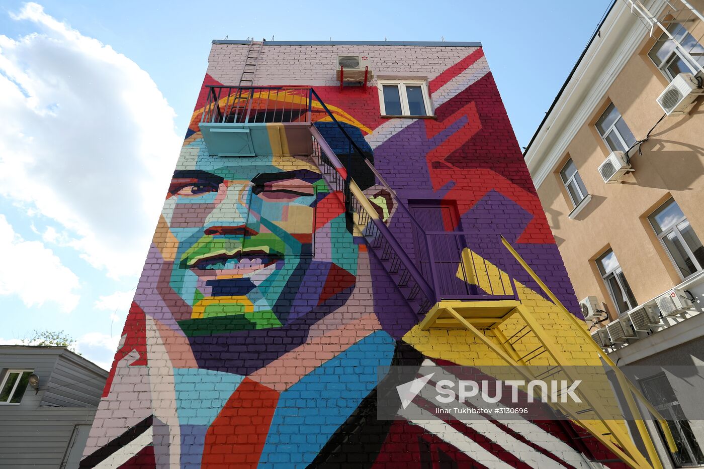 Graffiti in Kazan featuring portrait of Cristiano Ronaldo