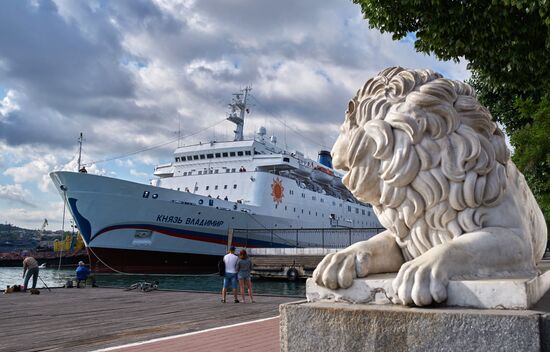 Prince Vladimir cruise liner arrives in Sevastopol