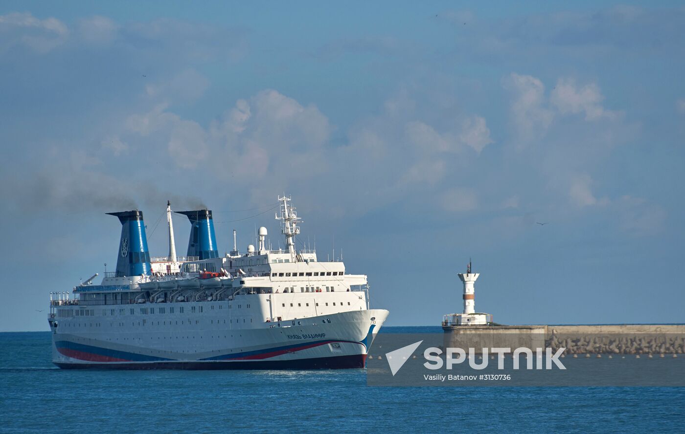 Grand Duke Wladimir cruise liner arrives to Sevastopol