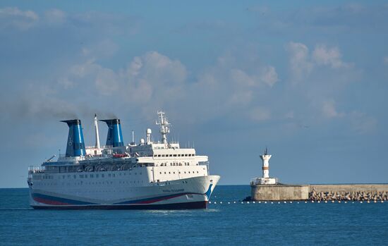 Grand Duke Wladimir cruise liner arrives to Sevastopol