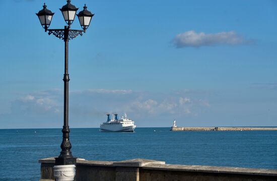 Grand Duke Wladimir cruise liner arrives to Sevastopol