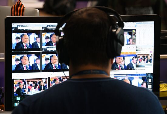 Live broadcast of Direct Line with Vladimir Putin