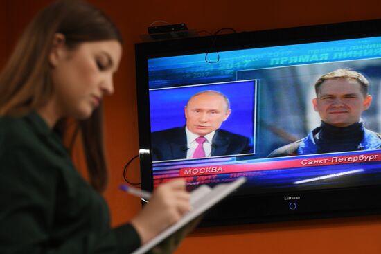 Live broadcast of Direct Line with Vladimir Putin