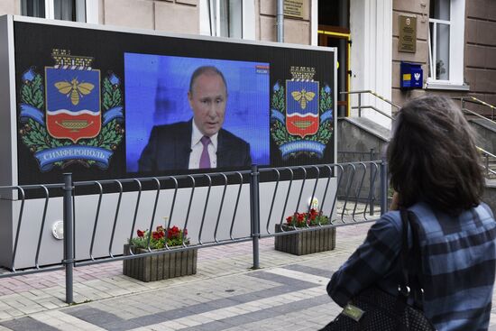 Live broadcast of Direct Line with Vladimir Putin