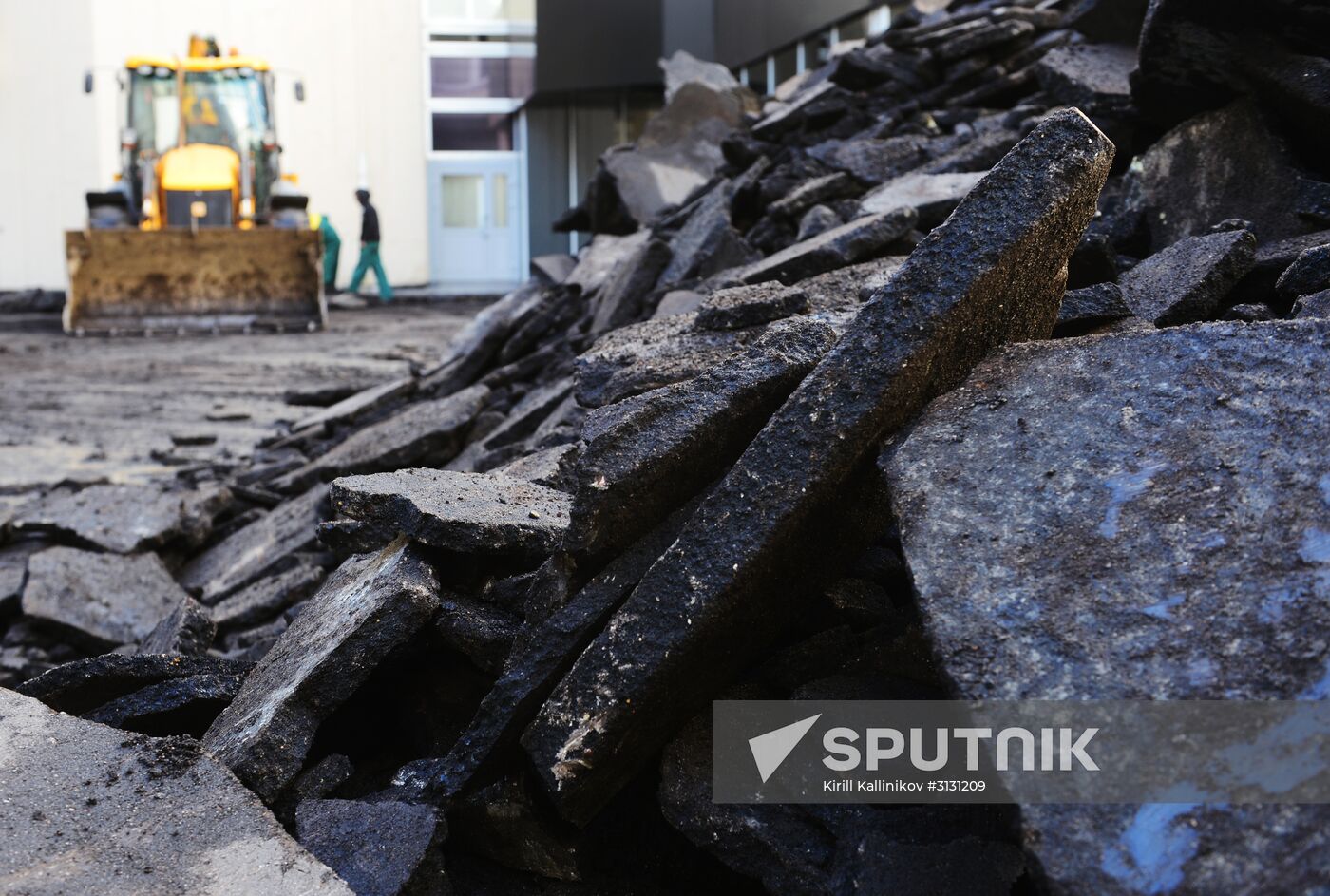 Replacing asphalt surfaces in Moscow