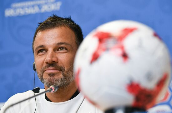 Football. 2017 Confederations Cup. News conference of New Zealand team