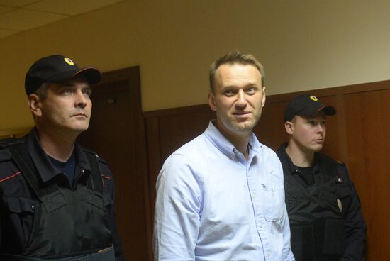Moscow City Court considers complaint over Alexei Navalny's arrest
