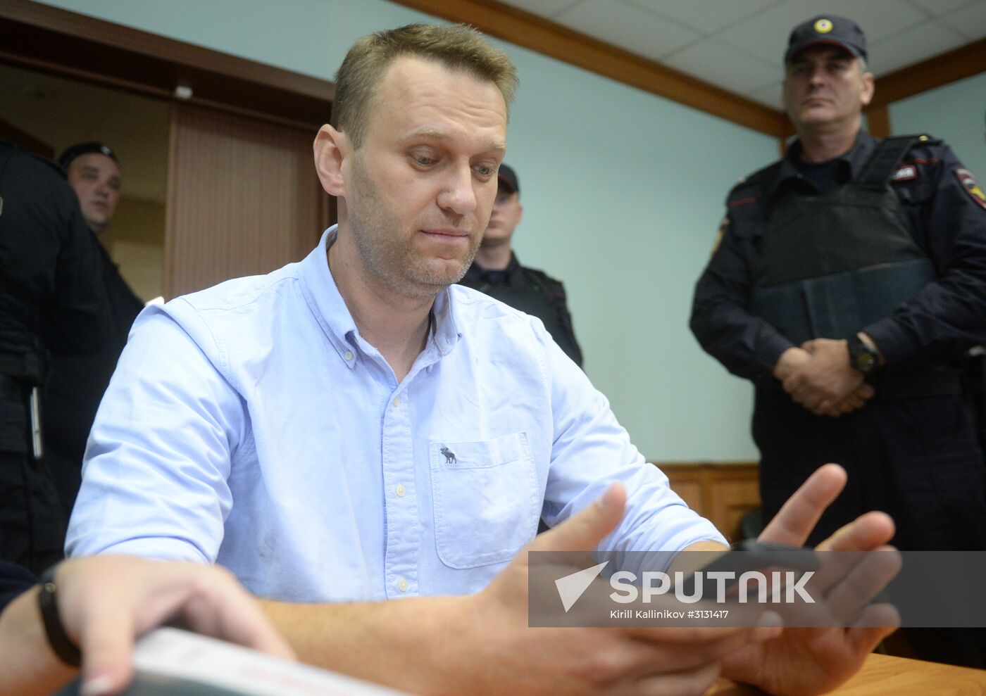 Moscow City Court considers complaint over Alexei Navalny's arrest