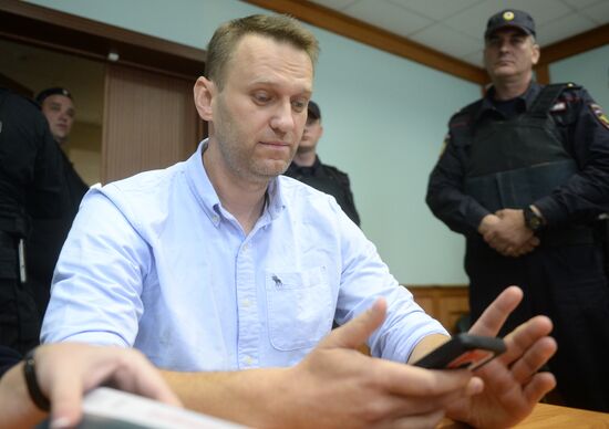 Moscow City Court considers complaint over Alexei Navalny's arrest