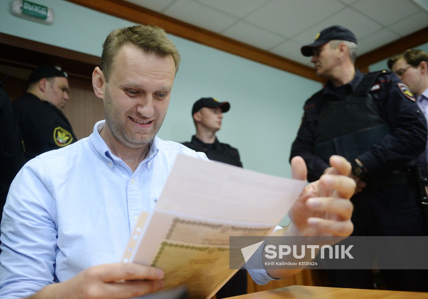 Moscow City Court considers complaint over Alexei Navalny's arrest