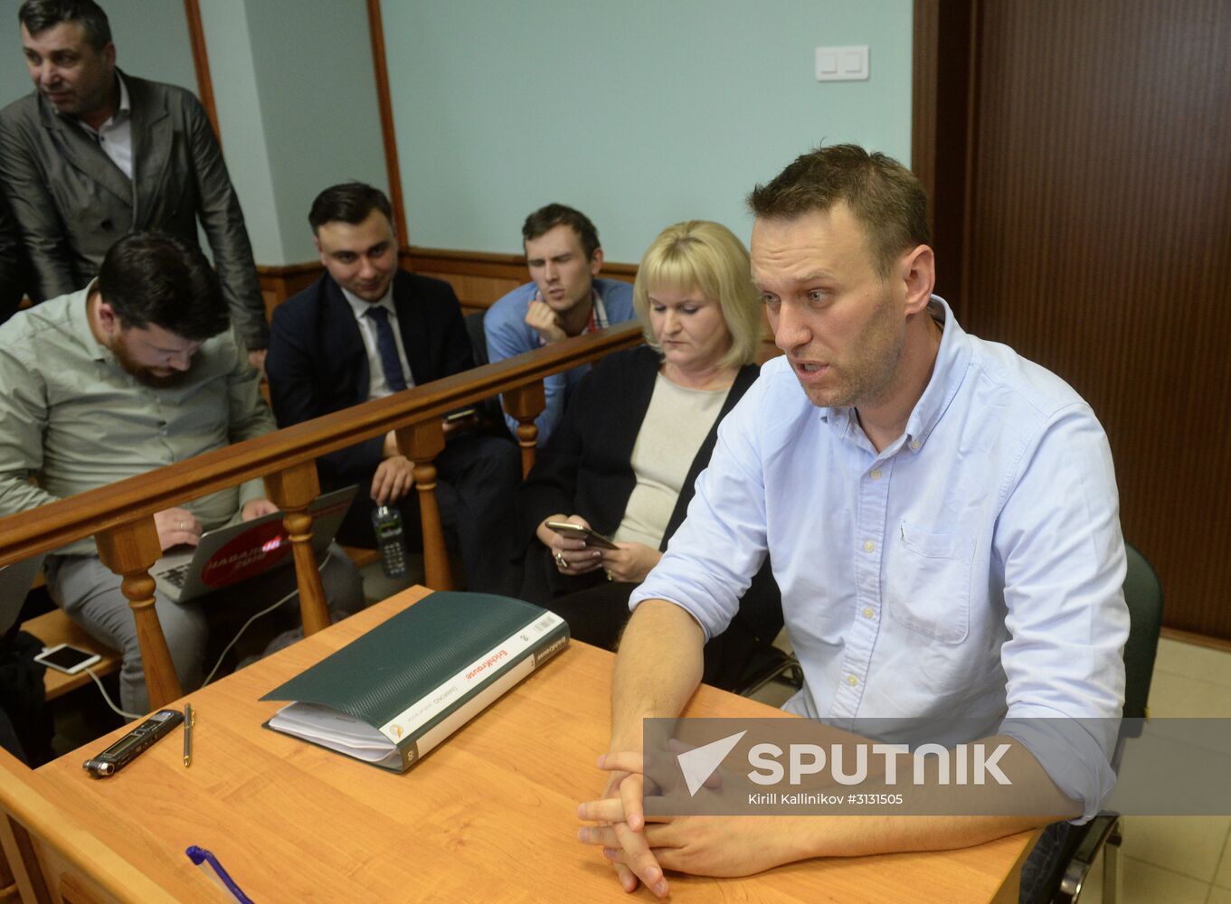Moscow City Court considers complaint over Alexei Navalny's arrest