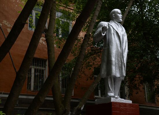 Lenin monument unveiled in Vladivostok