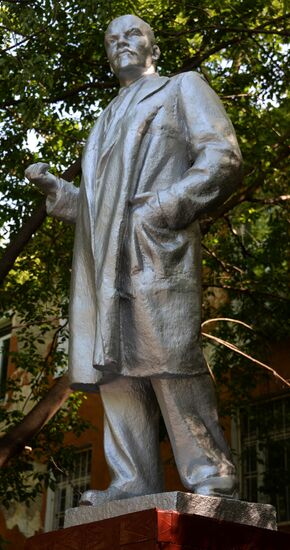 Lenin monument unveiled in Vladivostok
