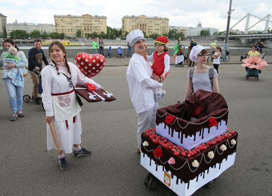Stroller parade in Gorky Park