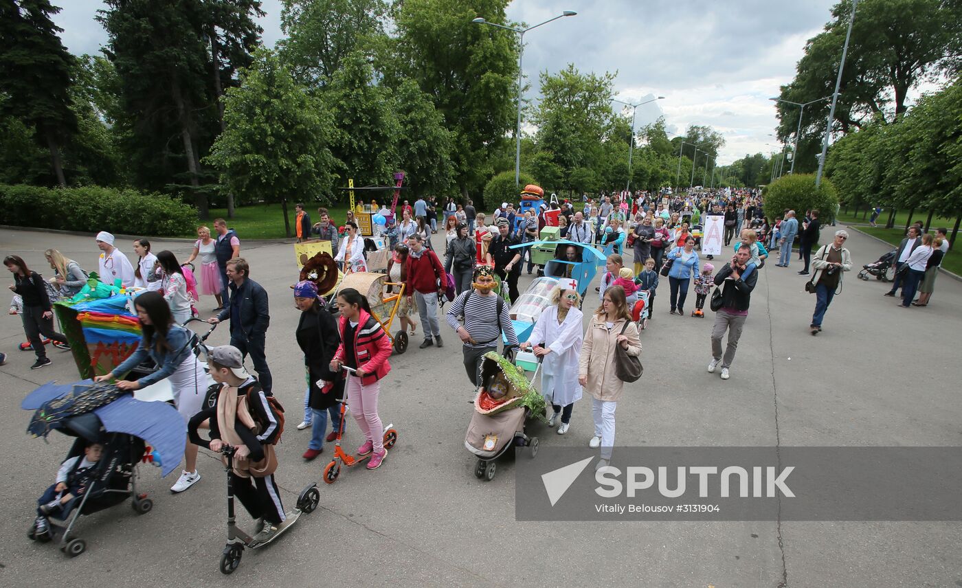 Stroller parade in Russian cities