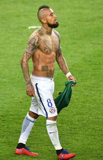 Football. 2017 FIFA Confederations Cup. Cameroon vs. Chile