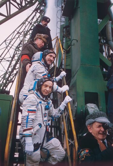 Soyuz TM-16 crew Gennady Manakov and Alexander Poleshchyuk