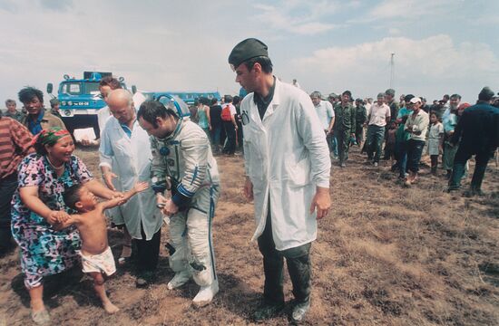 Landing of spaceship Soyuz T-16