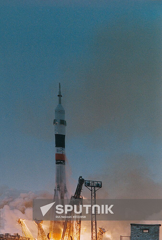 Launch of spaceship Soyuz TM-18